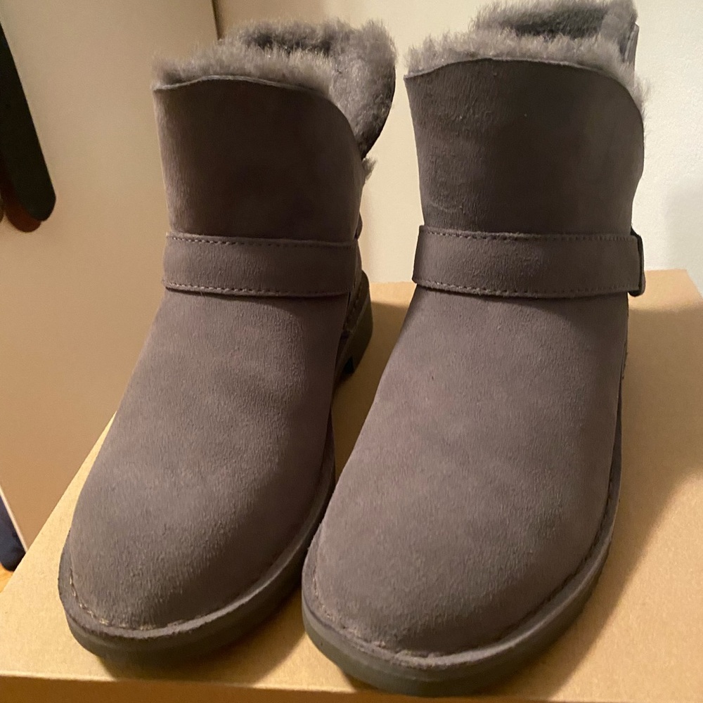 UGG Zariyah Ankle Bootie charcoal gray size 7.5 NWT